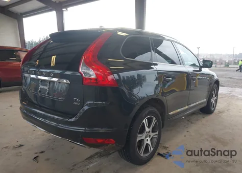 2015 Volvo Xc60 T6 Premier Plus z USA, uszkodzony, nr VIN YV4902RC8F2610593